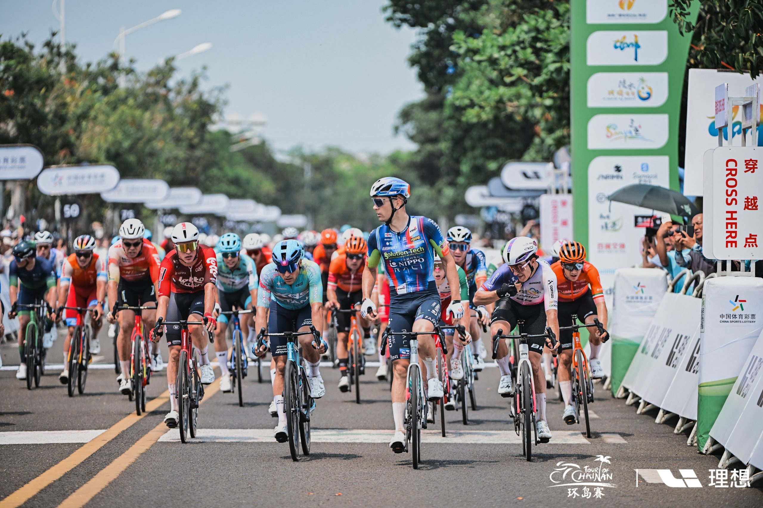 Cavia y Fagúndez acaban terceros al sprint en Hainan y O Gran Camiño